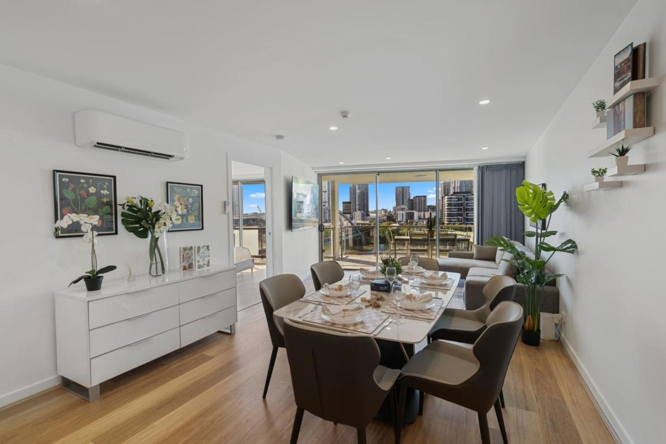 Cbd Modern 3bed Panoramic River View, 2cars And Pool Brisbane